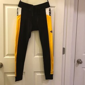 💖 Victoria’s Secret PINK Campus Yoga Legging - Iowa - Hawkeyes